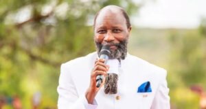 Ruto will rule Kenyans forever,He is the most loved leader chosen by God for Kenyans,i saw it in a dream-Owuor