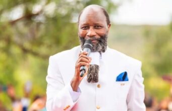 Ruto will rule Kenyans forever,He is the most loved leader chosen by God for Kenyans,i saw it in a dream-Owuor